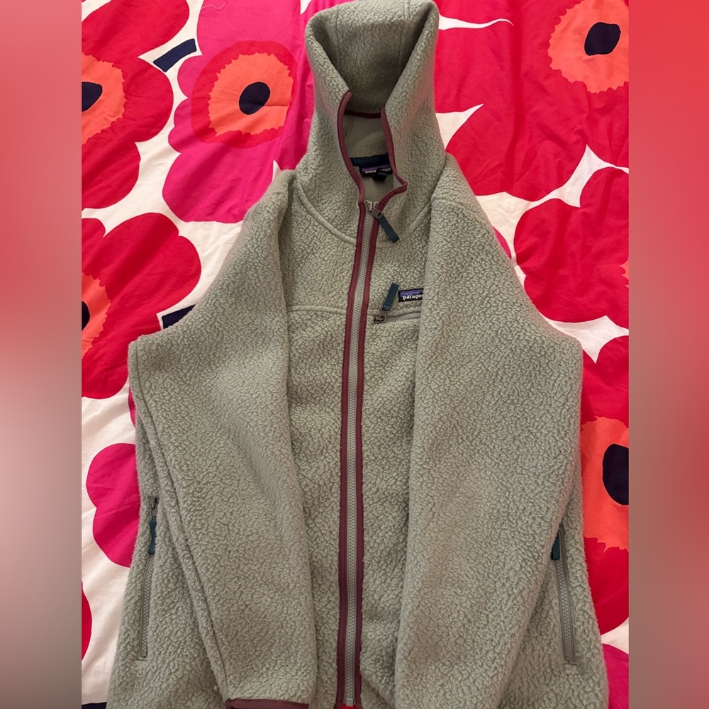 Patagonia Women's Retro Pile Fleece Jacket - grey with Maroon Trim